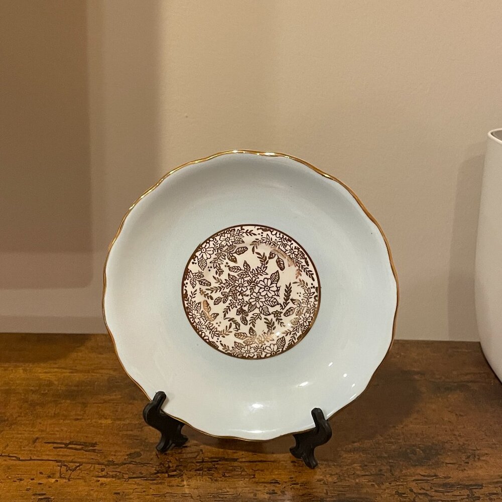 Royal Vale Vintage plate